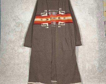 Cárdigan largo de lana de cordero Pendleton Aztec, color marrón, talla grande.