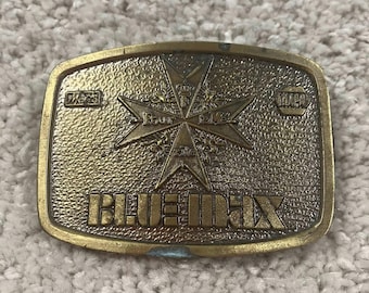 Vintage NAPA Blue Max Belt Buckle Edición Limitada Mac's Pour le Merite Brass