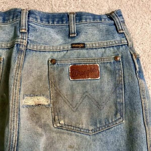 VTG 70s Wrangler Jeans Mud Faded Distressed Mens 34x32 (fit 32x29) Made In USA image 7