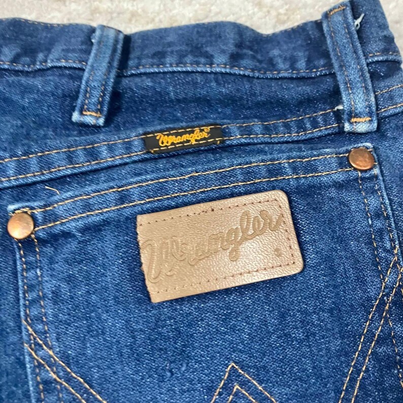 Vintage Wrangler Jeans Mens Fits 33x34 Straight Leg Dark Wash Classic Cowboy image 3