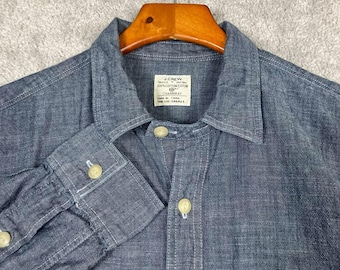 Camisa de trabajo de chambray J Crew para hombre, talla pequeña, gris, manga larga, cierre de botones y correa para la barbilla.