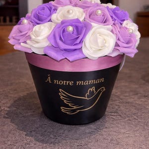 Fleurs artificielles personnalisées, hommage maman, composition florale deuil, pot souvenir fait main, décoration florale