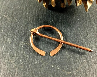 Penannular Brooch - Copper Viking Brooch, Celtic Shawl Pin Christmas Gifts for Knitters, Metal Cloak Clasp Norse Pagan Yule Gifts