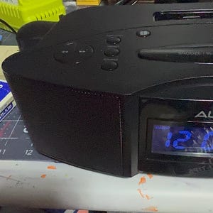 Sveglia digitale con base a 30 pin per iPod/iPhone