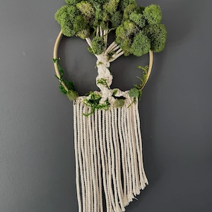 Väggbonad med mossmakrame