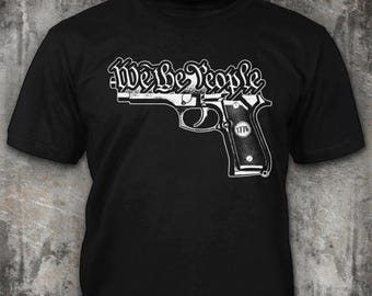 私たち人民 - ユーズド加工1776年製ピストルTシャツ：愛国的な銃の権利を訴えるギフト