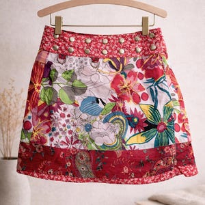 Wendbarer Wickelminirock von Moshiki & Nijens | 2-in-1-Baumwoll-Patchworkrock | Verstellbarer Bund