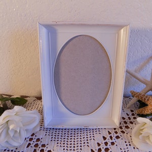 White Rustic Shabby Chic Distressed Oval Picture Frame Up Cycled Vintage Photo Decoration French Country Farmhouse Beach Cottage Home Decor