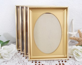 Vintage Oval Gold Metal Picture Frame 5 x 7 Photo Decoration Mid Century Hollywood Regency Country Farmhouse Home Decor Rustic Wedding Gift