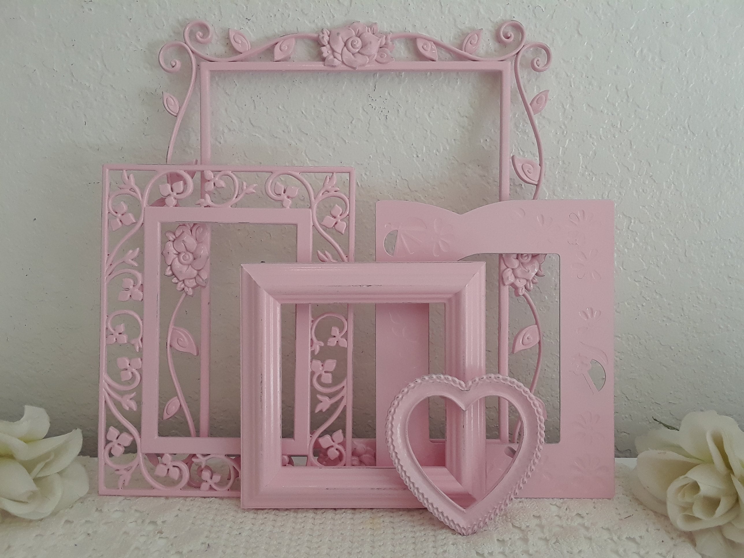 marco con broches 40x40 cm con fondo rosa para 3 fotos de 10x15 WDC6644 -  El Paso Mayorista