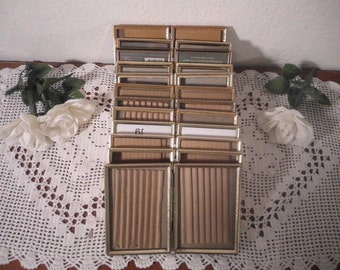 Vintage Double Hinged Gold Metal Picture Frame Folding 3.5 x 5 Photo Decoration Mid Century Hollywood Regency Shabby Chic Cottage Home Decor