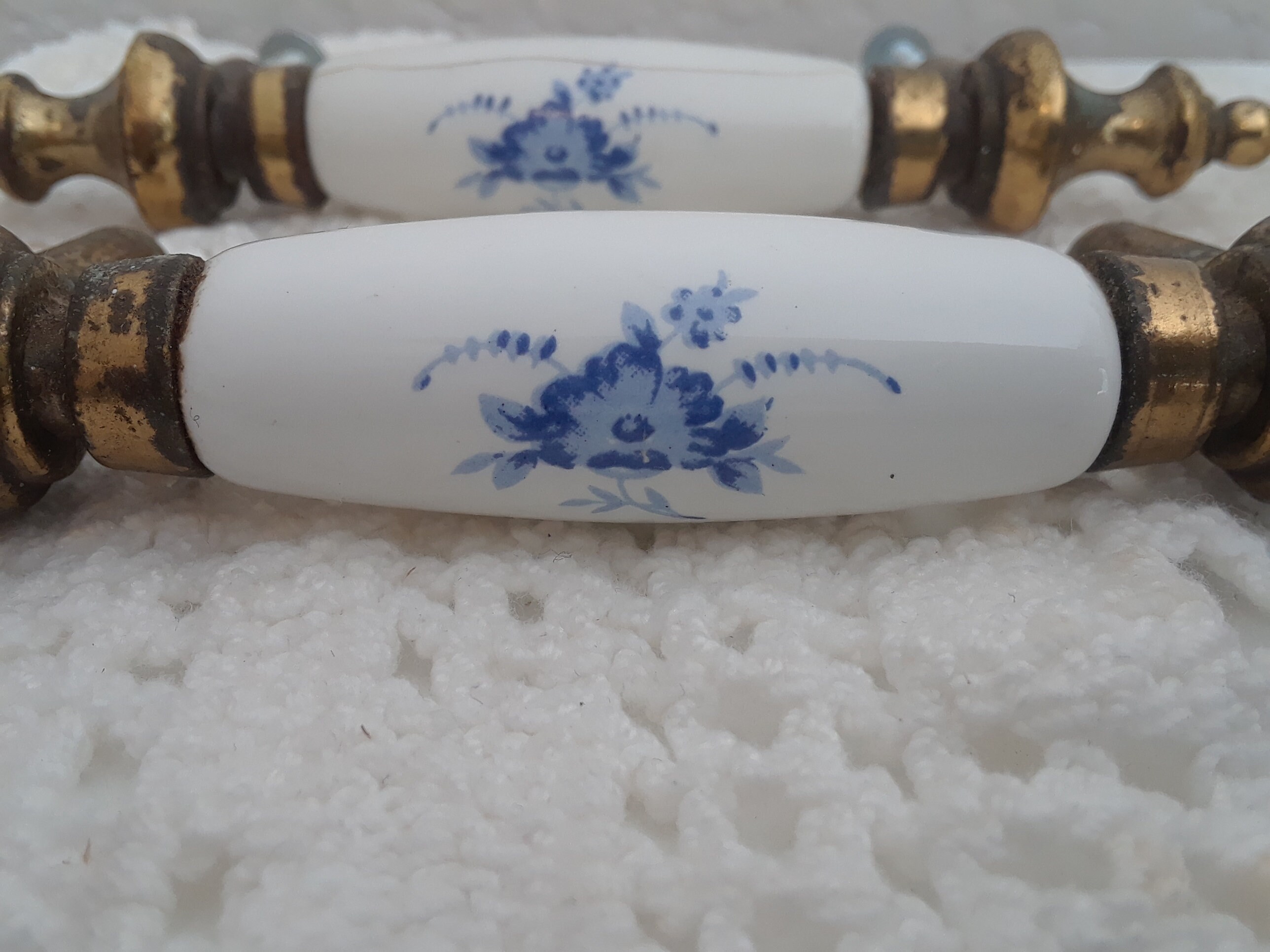 Vintage White Delft Blue Flower Porcelain Brass Drawer Pull Etsy.de