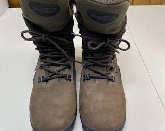 Vintage Gorpcore Vasque Gore-Tex Thinsulate Hiking Boots Never Worn Womens 9