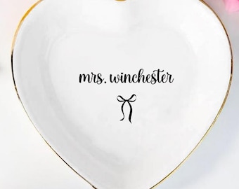 Personalized Mrs Jewelry Dish, Wedding Ring Holder, Engaged Couple Gift, Custom Engagement Ring Dish, Bride Gift Trinket Tray