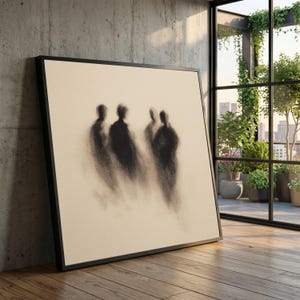 Könnte beinhalten: Gerahmter Kunstdruck mit einem minimalistischen Design von vier Schattenfiguren in Schwarz und Grau. Das Kunstwerk befindet sich vor einem cremefarbenen Hintergrund, ist in einen schwarzen Rahmen gefasst und lehnt an einer Betonwand.