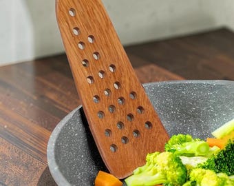 Hölzern geschlitzter Pfannenwender 24-Loch-Wender Antihaft-Bratsteak Schaufel Küche Kochen Utensil Holzspachtel Küchenwerkzeug