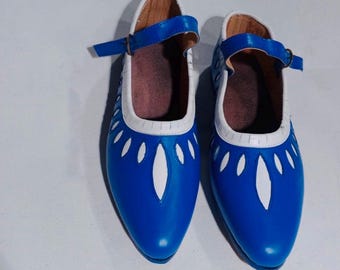 Ręcznie robione królewskie niebieskie skórzane buty typu Mary Jane, dwukolorowe płaskie buty z wycięciami, szpiczasty nosek, pasek na kostkę, niestandardowy rozmiar, wykonanie rzemieślnicze