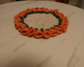 Tapete de ganchillo hecho a mano con rosas de coral, centro de mesa de encaje con borde de rosas con volantes 3D, tapete de algodón tejido a mano, regalo de decoración vintage para casa de campo (Reino Unido)