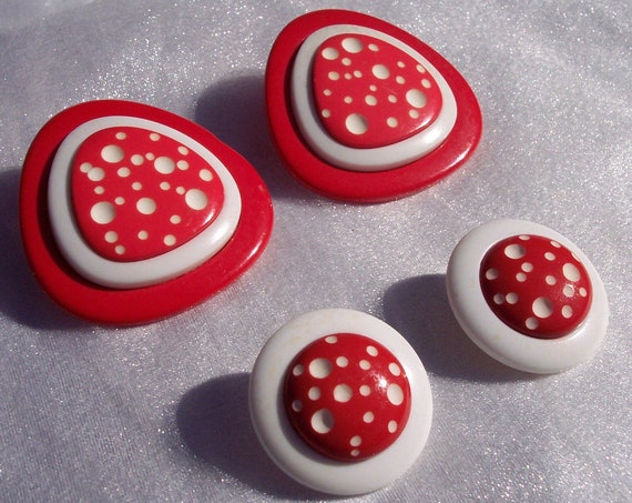 Polka Dot Earrings, Lucite, Vintage, Minnie Mouse, Costume Jewelry, Red, Retro,I LOVE LUCY,Unique,Designer,Pierced,High Fashion,Dress Up