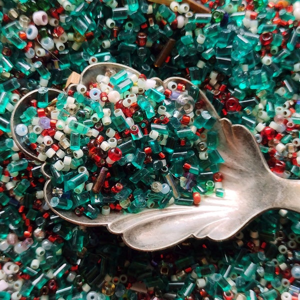 Lot of Seed Beads, De-stash, Green and Red