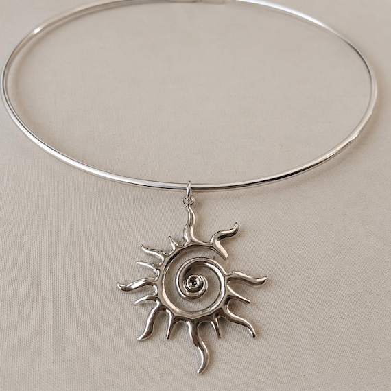 Sun Pendant Silver Choker Necklace – Celestial Spiral Choker – Minimalist Boho Statement Necklace – Sterling Silver Sun Jewelry