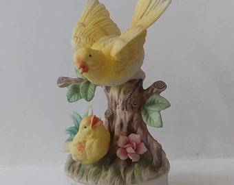 Vintage Music Box,Ceramic,Plays (Where Do I Begin) Love Story,Made in Japan,Yellow Birds,Spring,Spring Decoration,Easter Gift,FREE Shipping