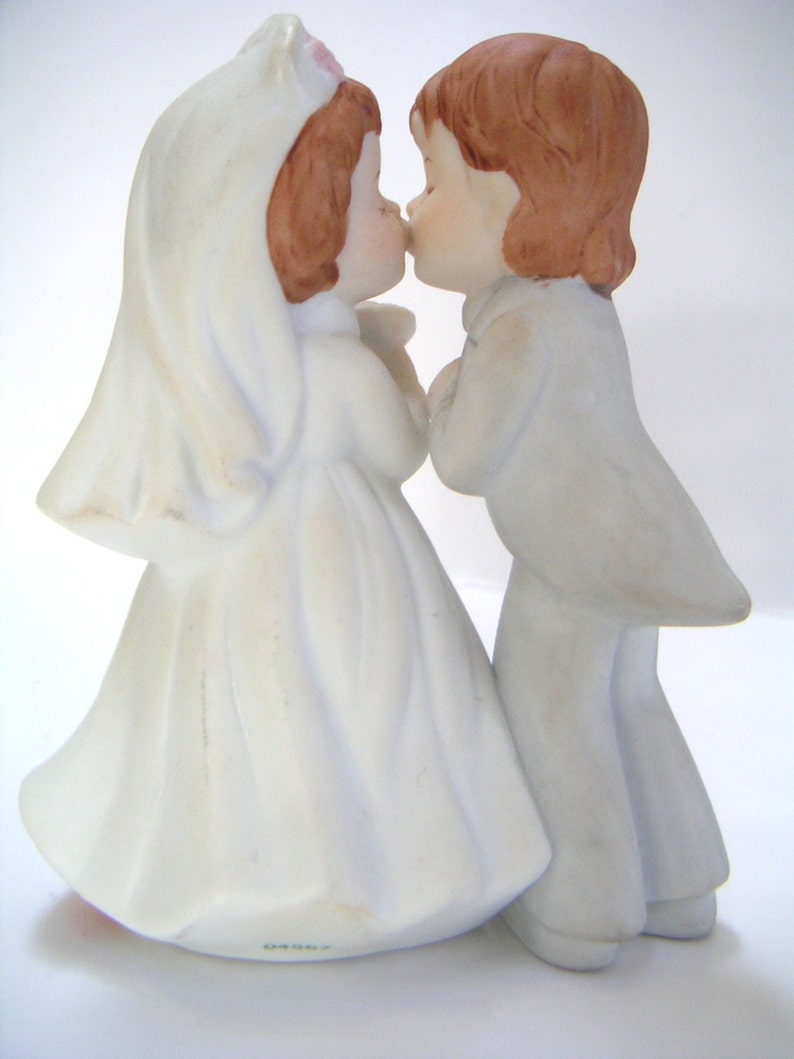 Vintage Wedding Cake Topper by Lefton. Porcelain, Wedding Day,Romance,Bride,Groom,Wedding Couple,Honeymoon. FREE SHIPPING image 2