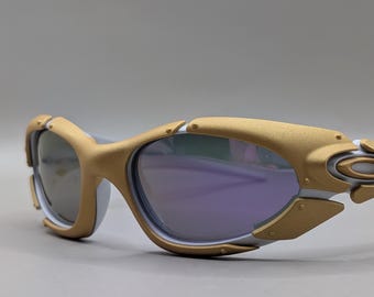 Oakley Plate Gold/Mirror Lenses – Y2K Wrap Zonnebril