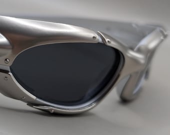 Oakley Plate Silver Wrap zonnebril – Y2K futuristisch sportmontuur