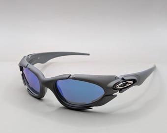 Oakley Plate 1.0 zonnebril / Matgrijs montuur / Blauwe spiegelglazen