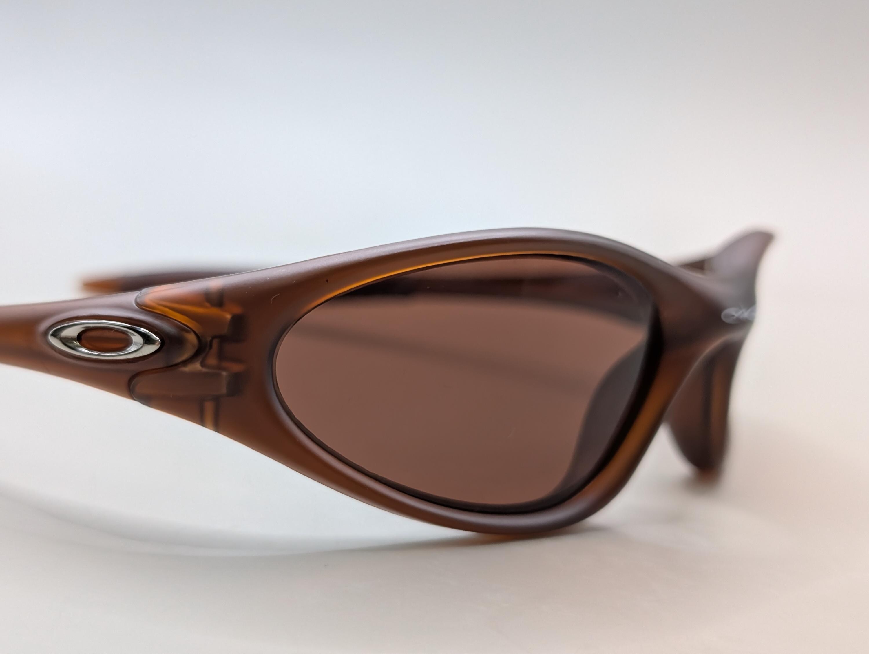 Oakley Minute 1.0 Sunglasses/brown Wraparound Y2K Style/retro 