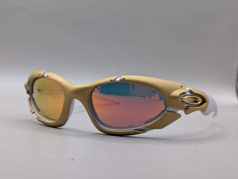 Vintage Oakley Plate Sunglasses – Gold Frame / Fire Iridium Style Lens – Y2K Wrap Design image 3