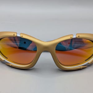 Vintage Oakley Plate Sunglasses – Gold Frame / Fire Iridium Style Lens – Y2K Wrap Design image 8