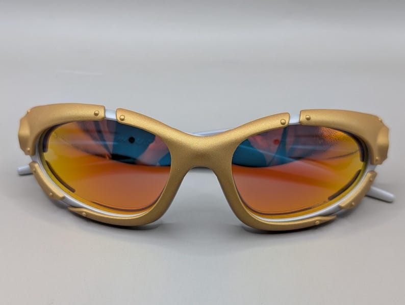 Vintage Oakley Plate Sunglasses – Gold Frame / Fire Iridium Style Lens – Y2K Wrap Design image 8