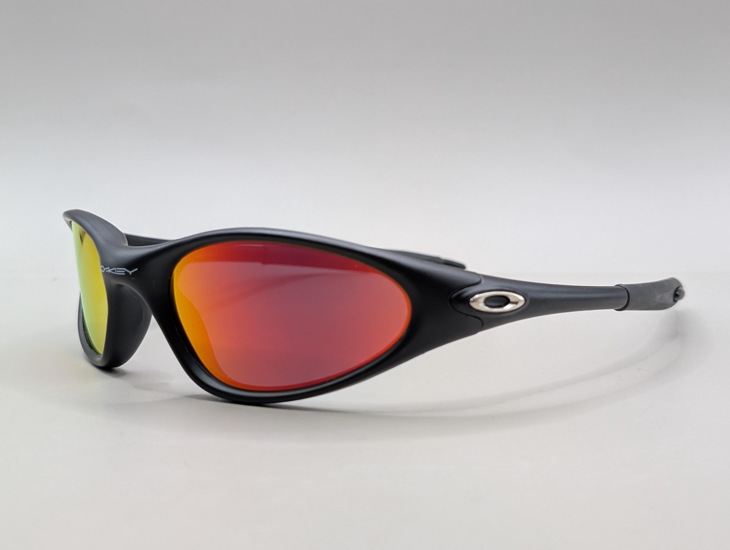 Oakley Minute 1.0 Sport Sunglasses – Black Frame With Red Mirrored 