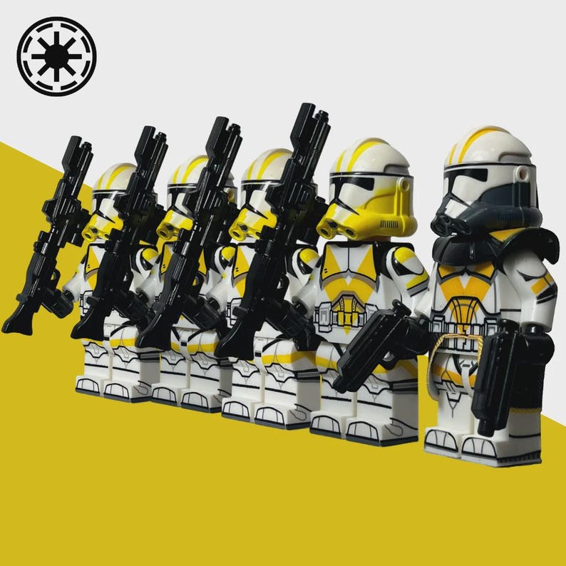 May include: A group of white and yellow toy soldiers with black weapons. The figures are arranged in a row, with the first figure holding a black pistol. A black and white symbol is in the upper left corner.