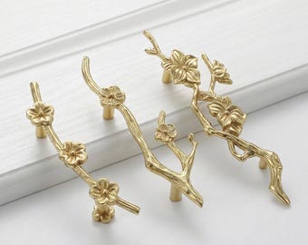Solid Brass Flower Drawer Pull – Modern Floral Cabinet Knob, Elegant Furniture Handle