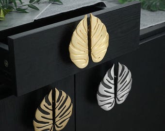 Monstera Leaf Brass Cabinet Knob | Tropical Drawer Pull | Engraved Kitchen & Wardrobe Handle