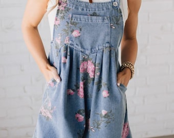 Peto corto vaquero con estampado floral, peto holgado estilo cottagecore.