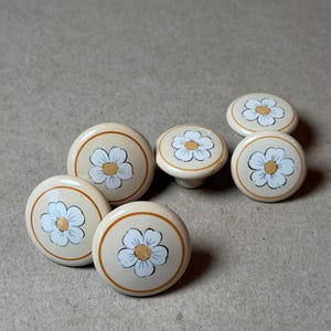Vintage 1970s Hand Painted Daisy Ceramic Knobs, Mixed Size Retro Mod Cabinet Pulls
