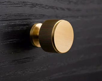 Lineare Messingschrankknöpfe, Schubladenknäufe aus Satinmessing, moderne Küchenschrankbeschläge, Schrankknäufe, Kommodenknöpfe, Schreibtischknäufe