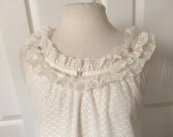 White Lace Vintage Nightgown size Small