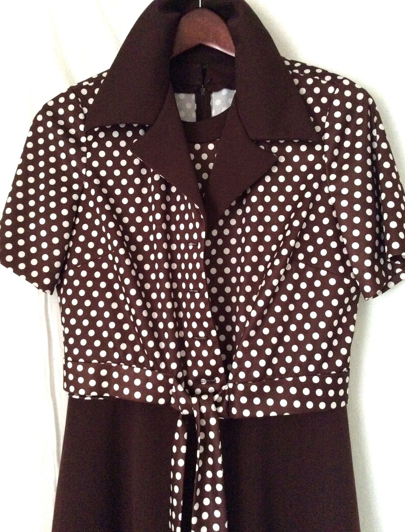 Conjunto de dos piezas de vestido de los años 60 y 70 con lunares marrones y blancos, talla mediana imagen 2
