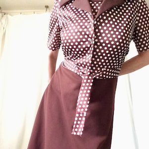 Conjunto de dos piezas de vestido de los años 60 y 70 con lunares marrones y blancos, talla mediana imagen 1