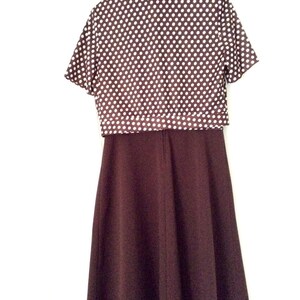 Conjunto de dos piezas de vestido de los años 60 y 70 con lunares marrones y blancos, talla mediana imagen 9