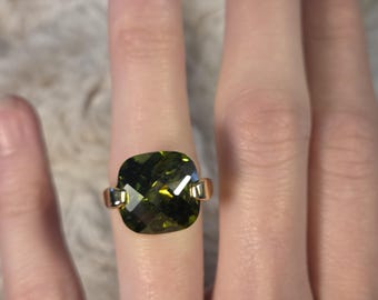 Gold und Peridot Ring