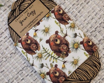 Entzückender Garnkuchen-Wärmetauscher: 100% Schurwolle Garnrollenhalter für Strickerinnen, Häkelerinnen - Mama Bär Design