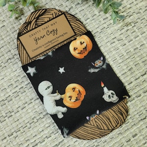 Yarn Cake Cozy, Skein Holder, Yarn Sleeve, Mummy Yarn Bowl, Gift for Knitter / Crocheter, Yarn Ball Holder, Skein Coat,Skein Cozy Halloween