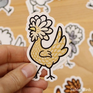Autocollant en vinyle de 3 po. de poulet polonais debout lacé chamois - autocollants d'oiseaux en vinyle imperméable - poule à crête, race de volaille de fantaisie, décalcomanie d'exposition AOCCL