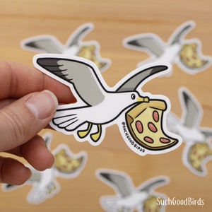 Gabbiano con pizza - Adesivo in vinile da 3" - adesivo simpatico uccello, amante dei gabbiani, adesivo pizza, spiaggia oceano mare, snack estivi fiera statale, gabbiano